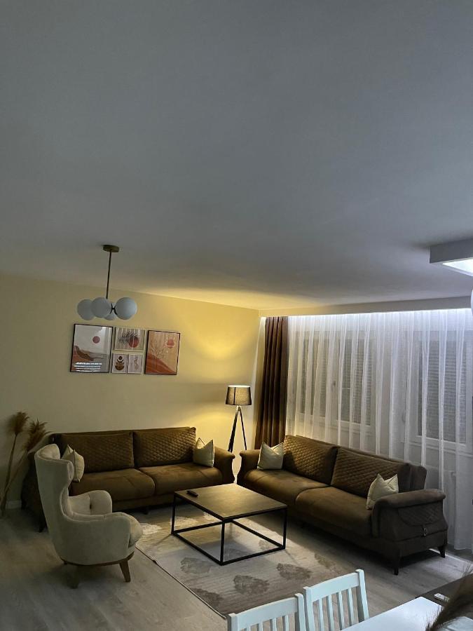 Apartment In Pristina Buitenkant foto