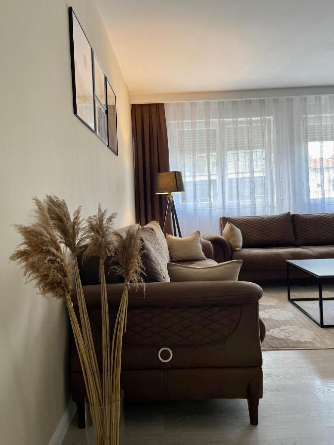 Apartment In Pristina Buitenkant foto